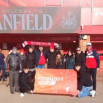 Liverpool - Newcastle s vlajkou